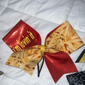 Cheer bow